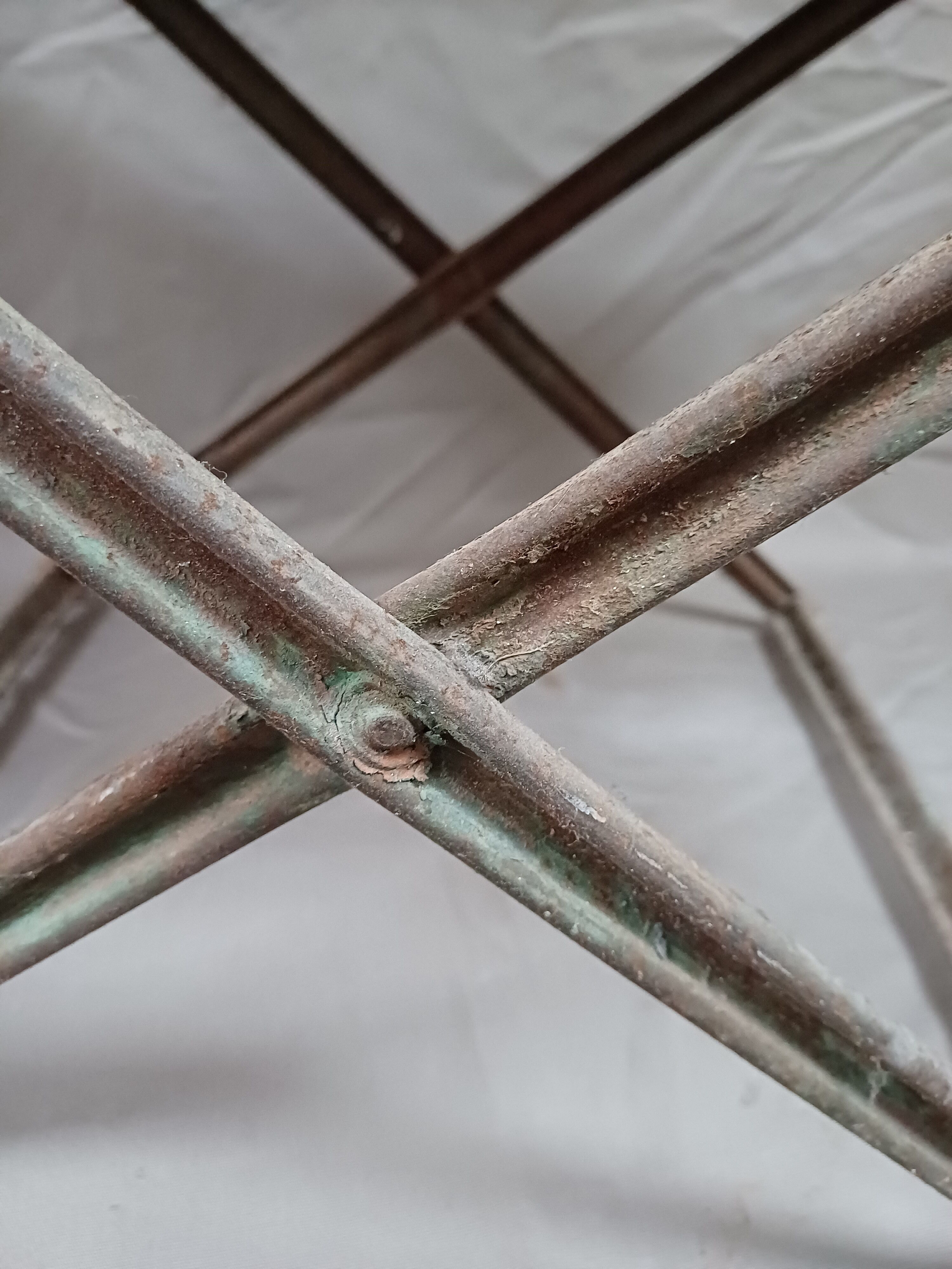 Chaise de jardin ancienne basse pliante métal tissus 1900