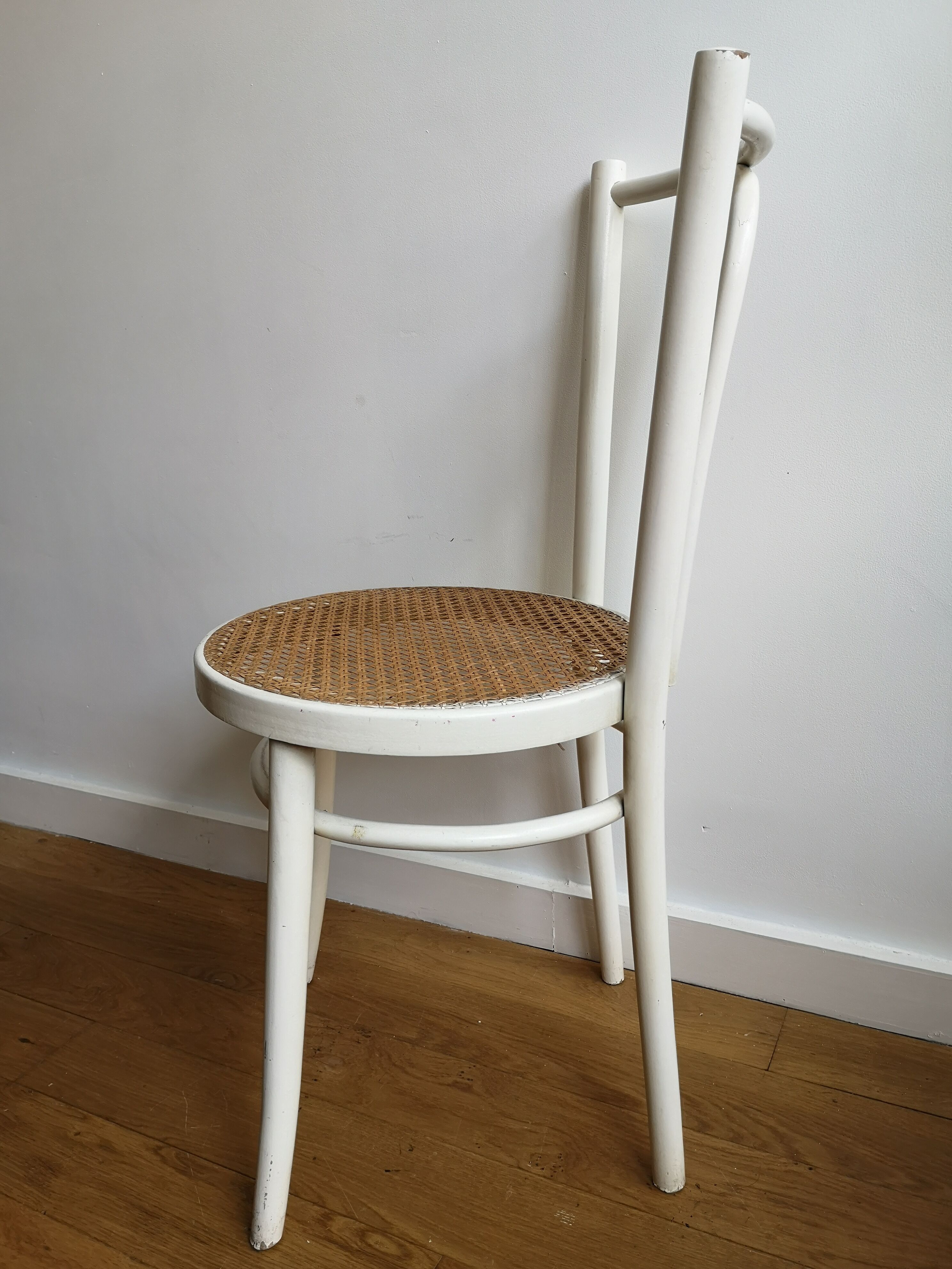Chaise en bois et cannage