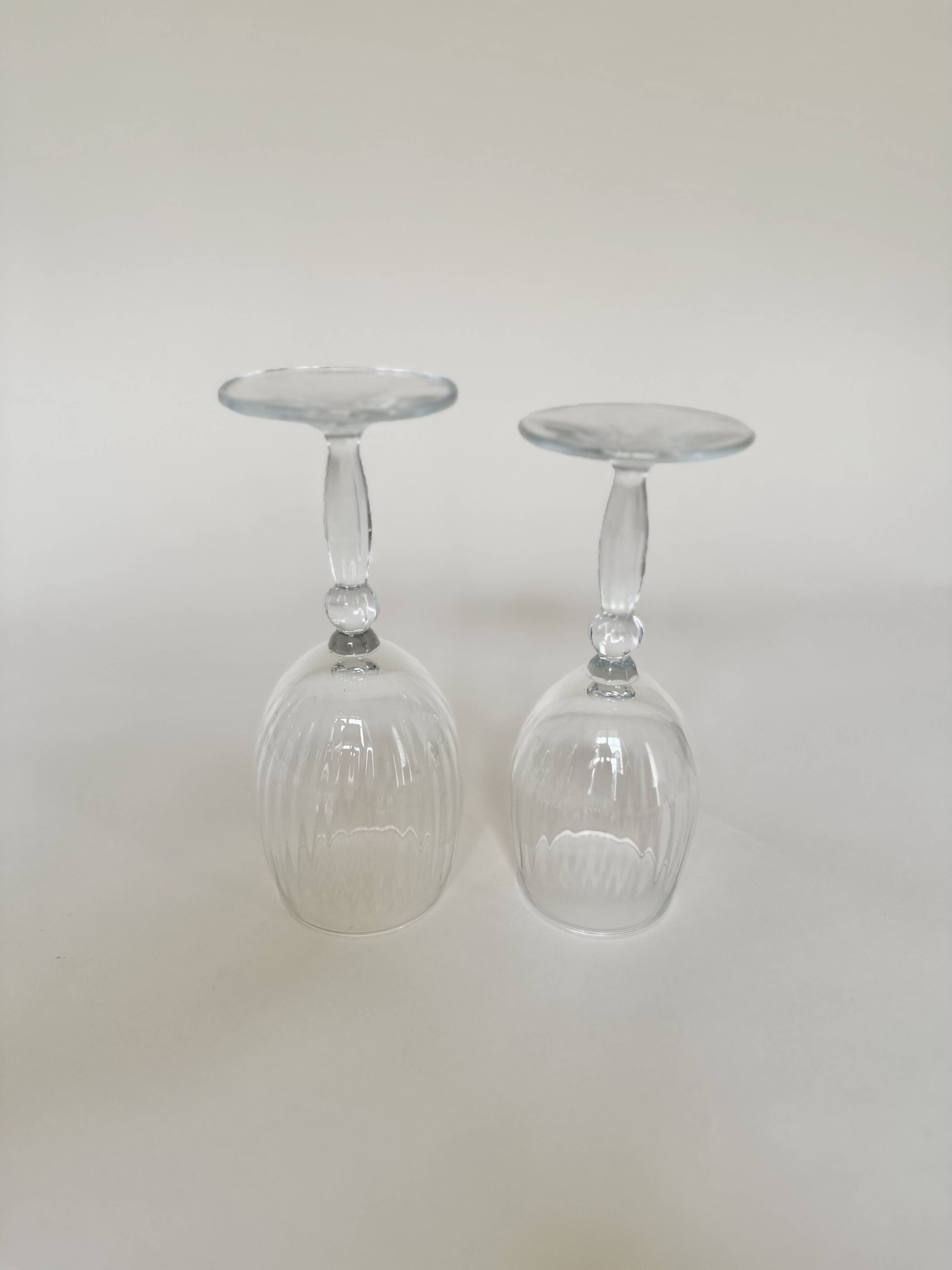 Set of 4 water glasses and 4 wine glasses, swirling glass