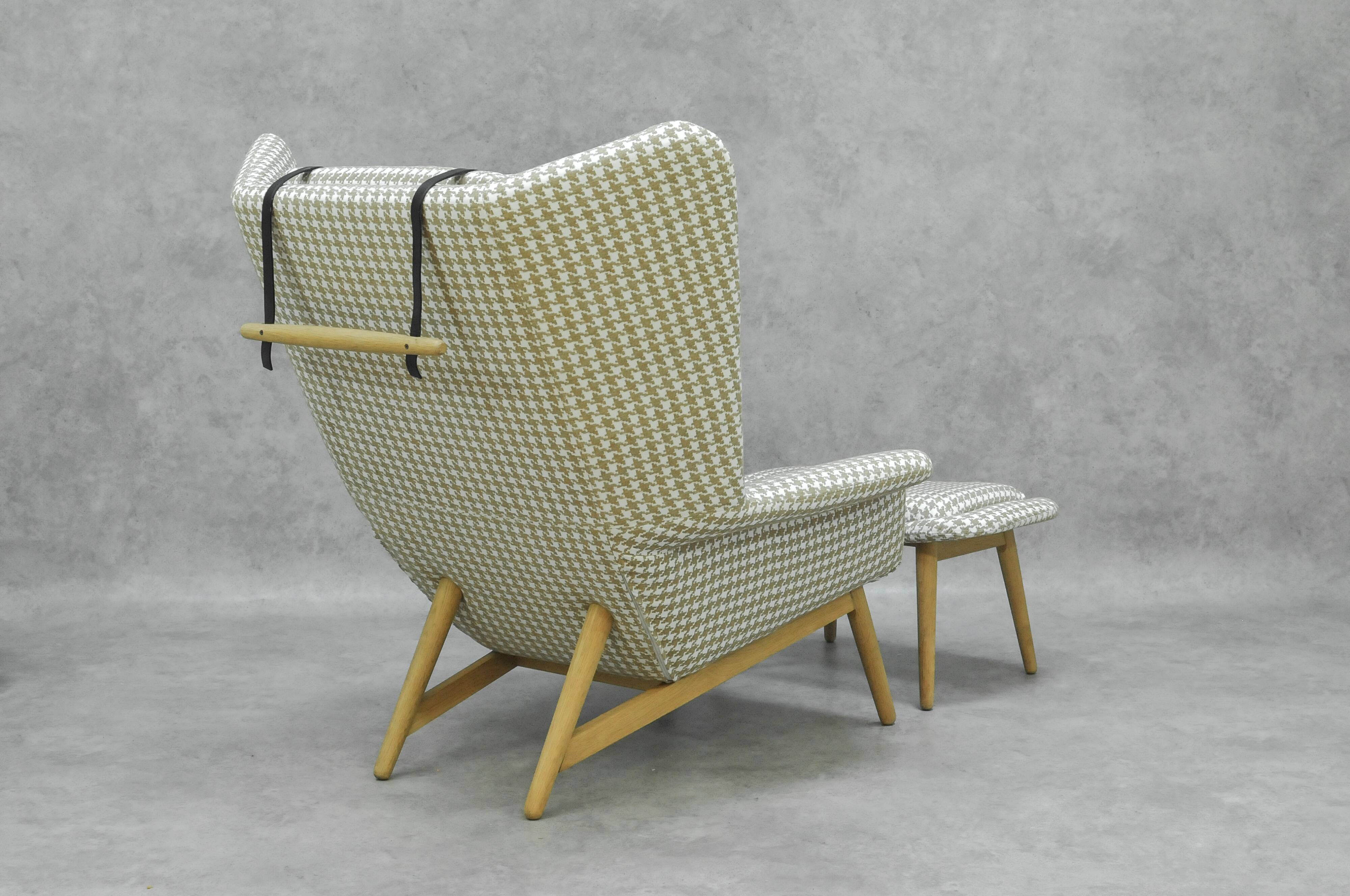 Boconcept Hamilton chair +footstool