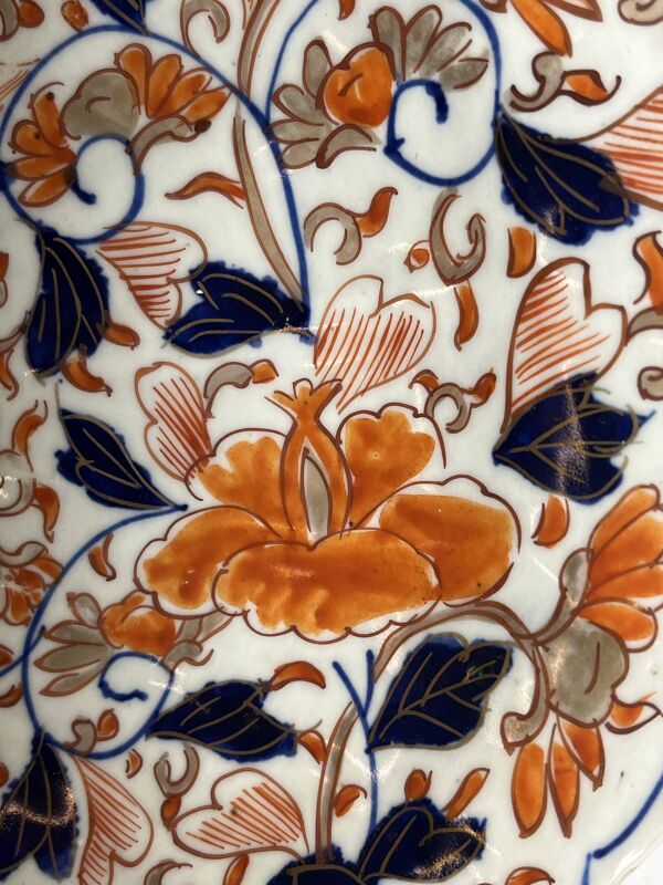 Chine, plat chantourné porcelaine polychrome Imari XXème