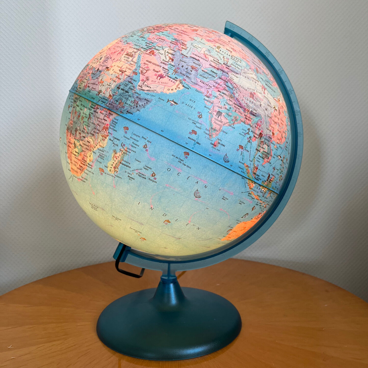 Luminous terrestrial globe 1970