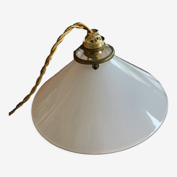 Suspension lamp in white opaline