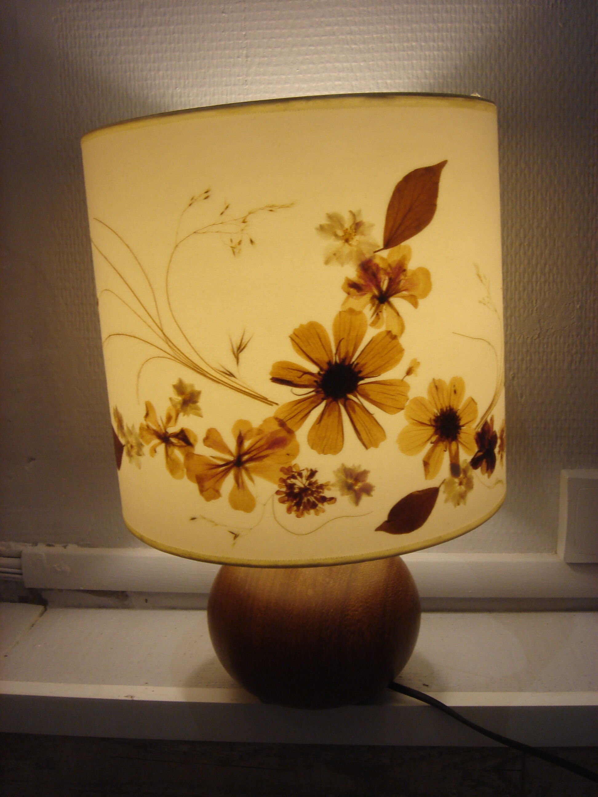 1970 Vintage lamp, ball tour, blinds wooden real flowers