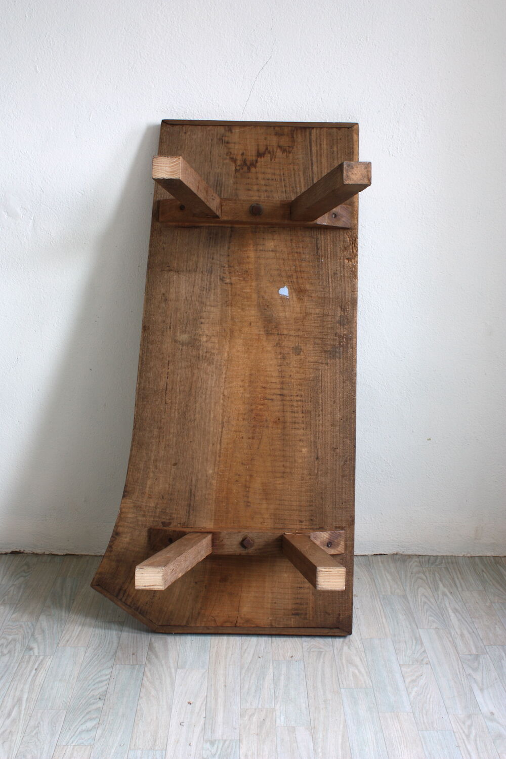 Table basse brute en bois