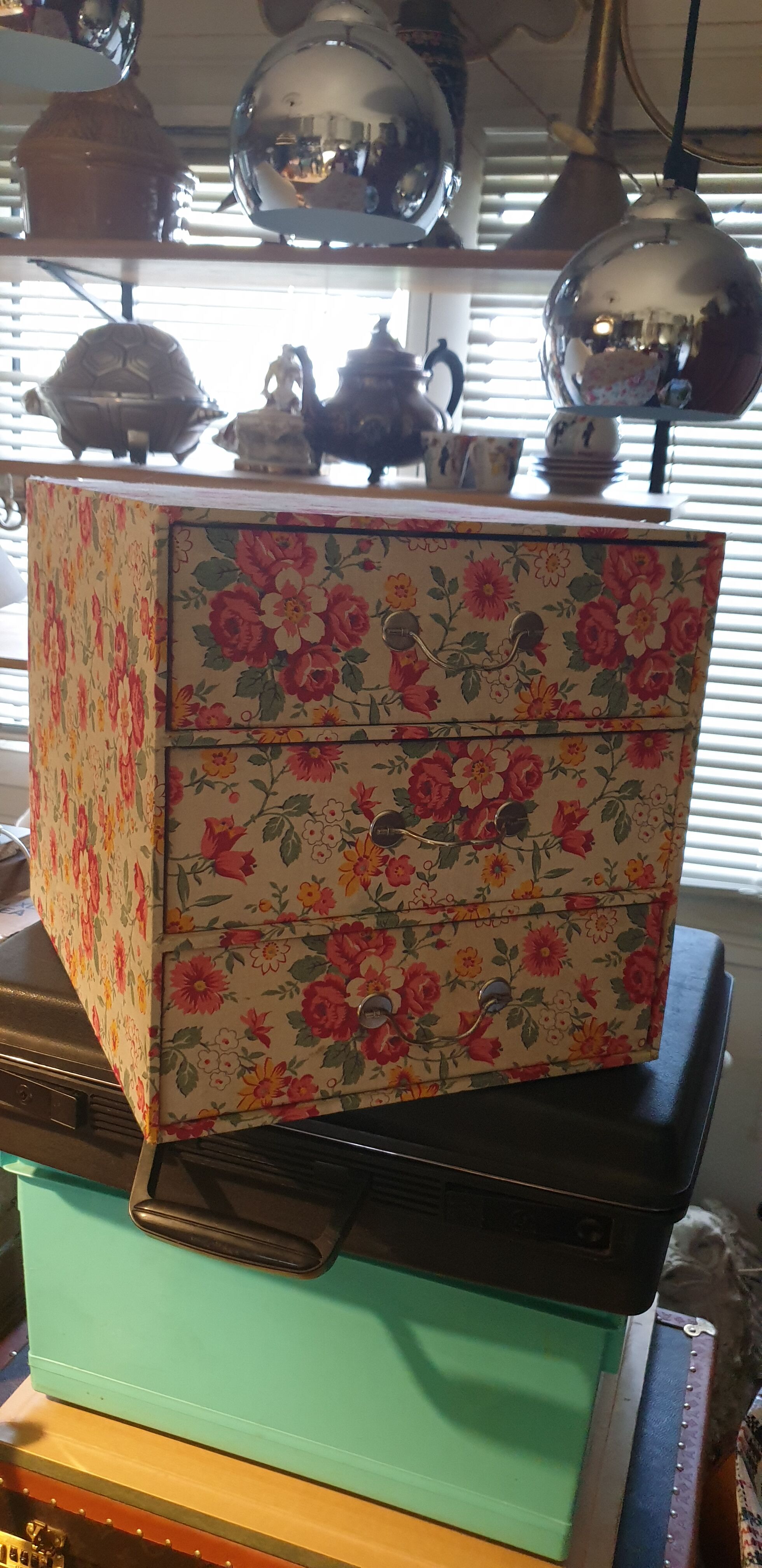 Sewing box