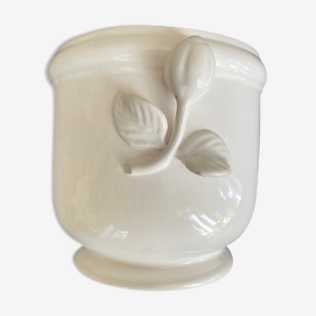 Pot cover in white earthenware