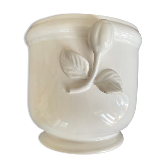 Pot cover in white earthenware