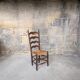 Ensemble de 8 chaises en bois et paille