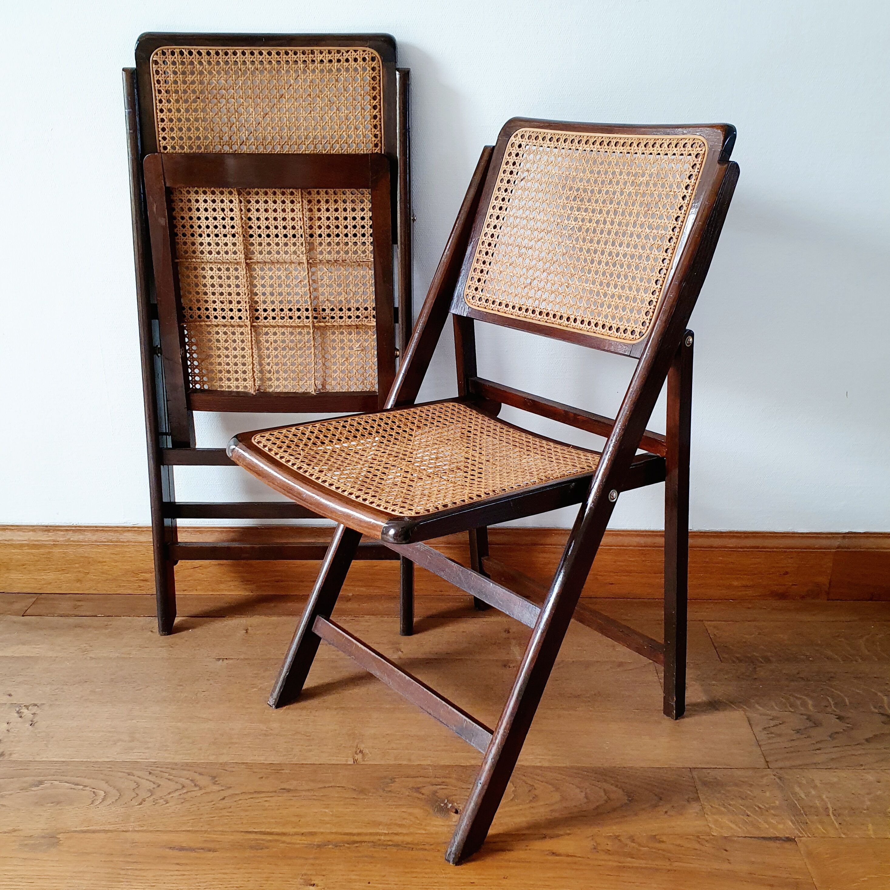 Pair of folding chairs canned 60s