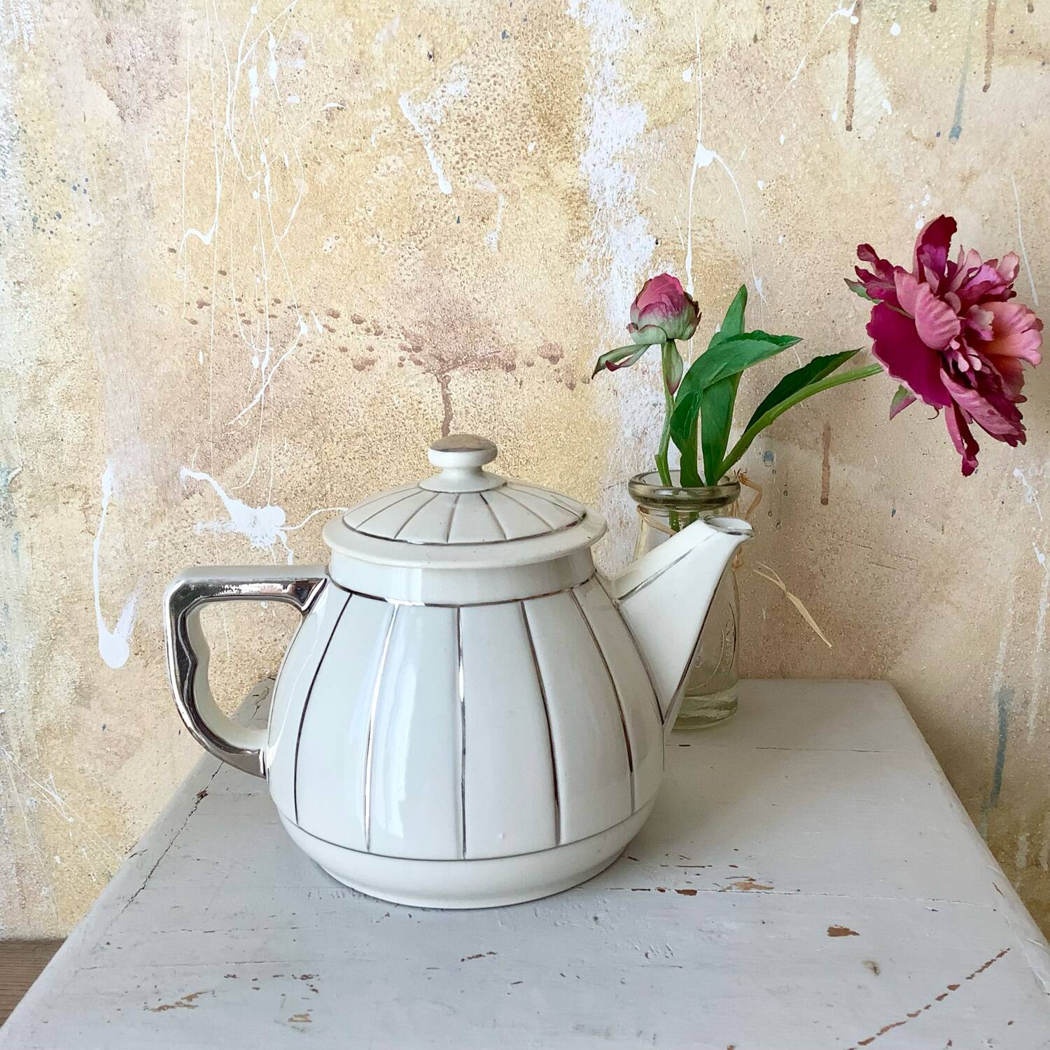 White teapot