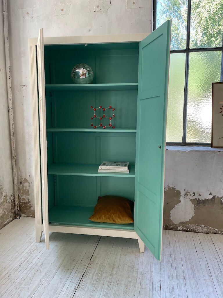 White and green cupboard