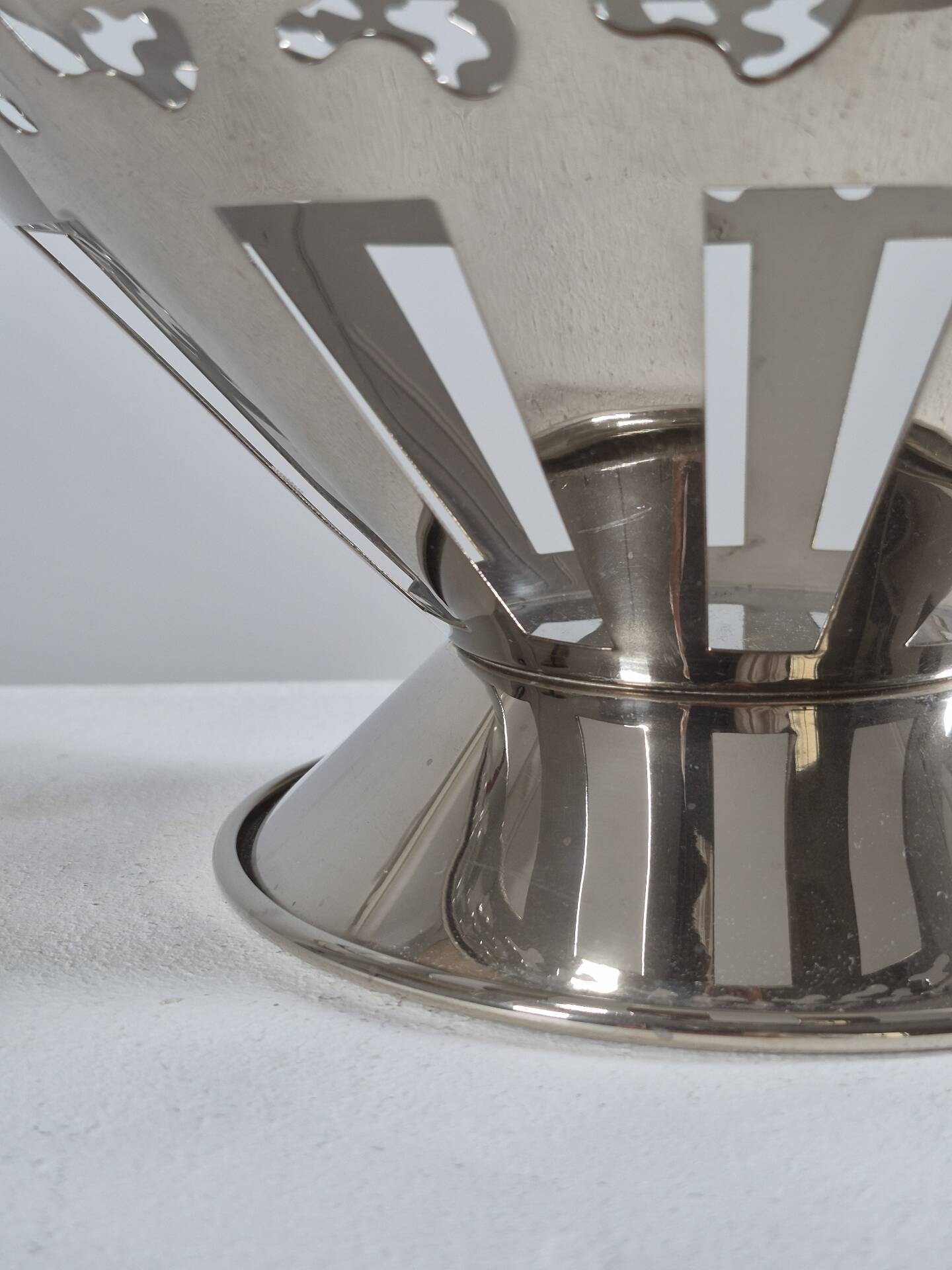 Vintage postmodern fruit bowl by George Sowden for Bodum.