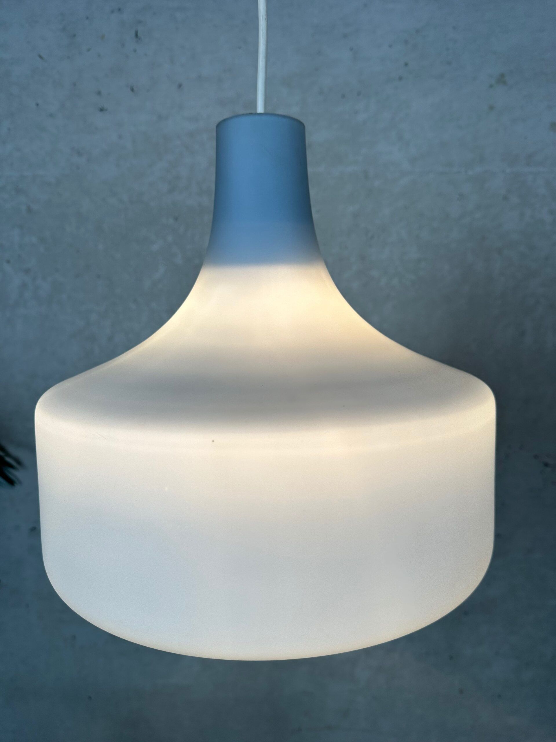 Suspensions opaline vintage – bleu pastel