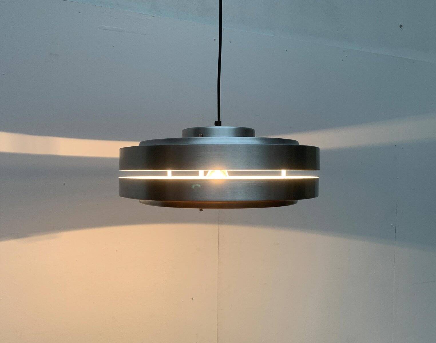 Suspension UFO from the mid-century German space age.