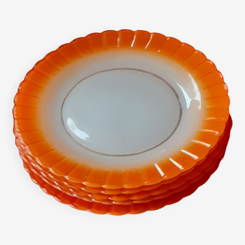 6 Flat plates with orange surround. Arcopal.