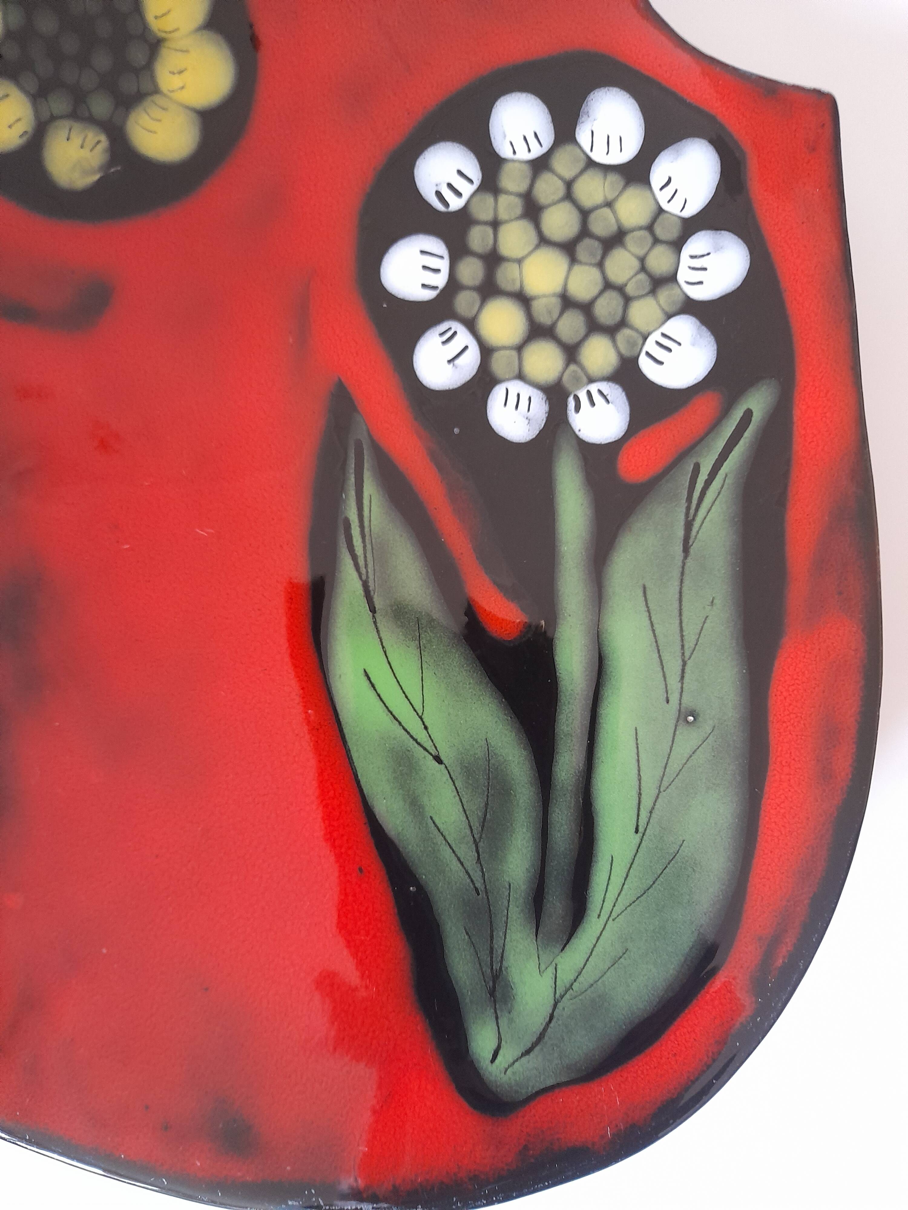Vintage ceramic dish with floral decoration