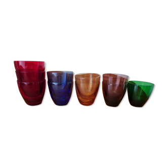 10 glasses with digestive in colors