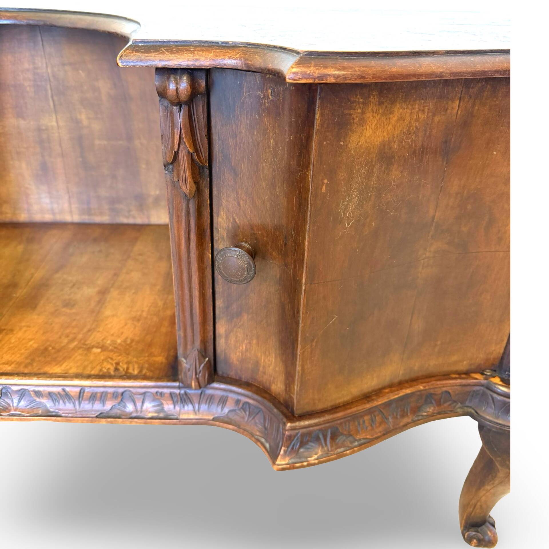 Italian console/petinus from the 1930s.