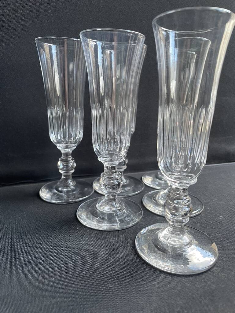 6 Champagne flutes – Baccarat/Saint Louis - Cut crystal - 19th century