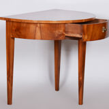 Table d’appoint en noyer Biedermeier restaurée, polonaise relancée, Tchéquie, années 1820