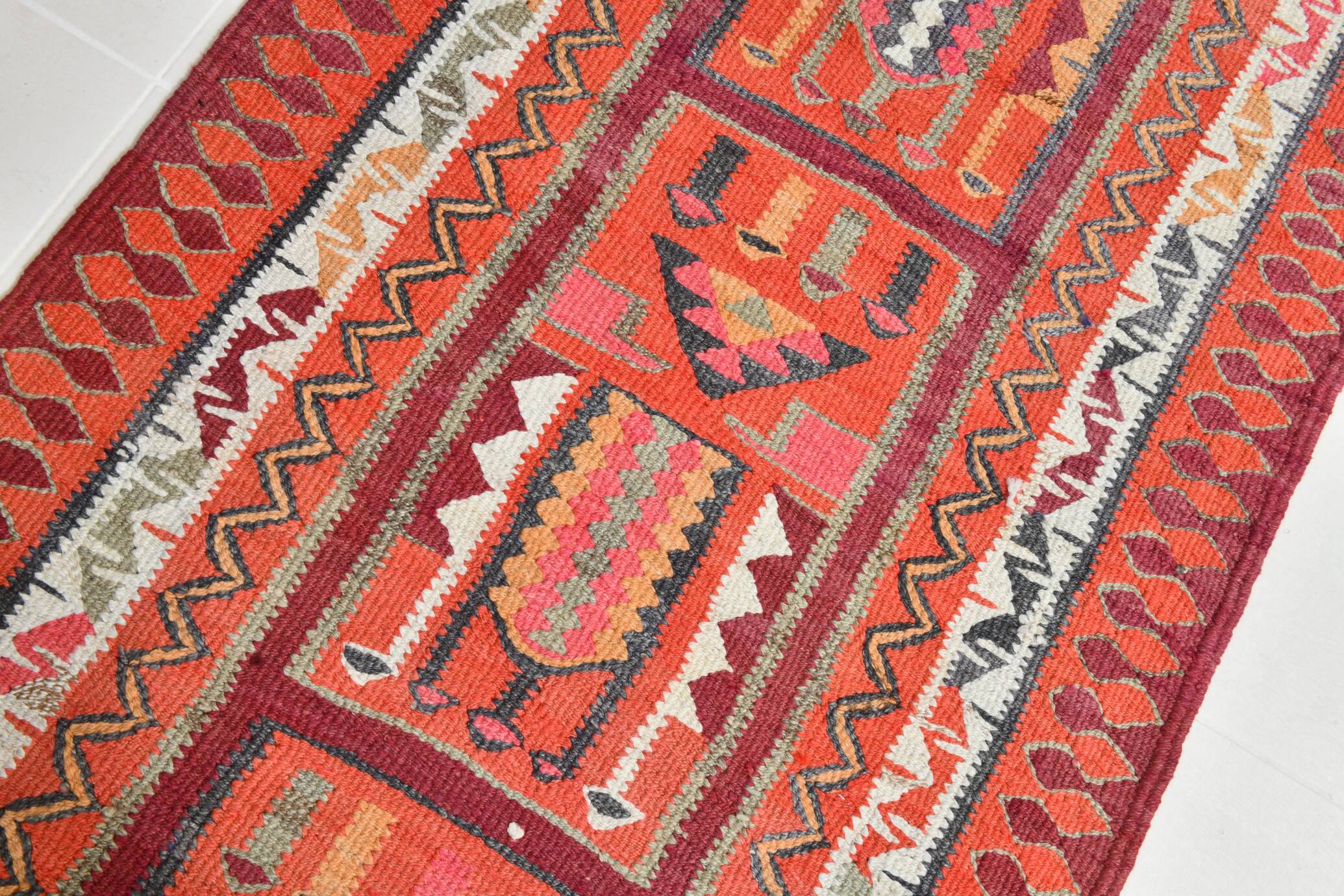 Red & Burgundy Vintage Runner Rug, 102x274Cm
