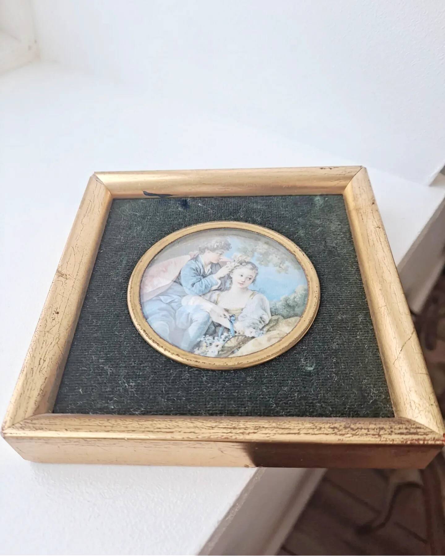 Miniature Romantic scene in gilded wood and velvet