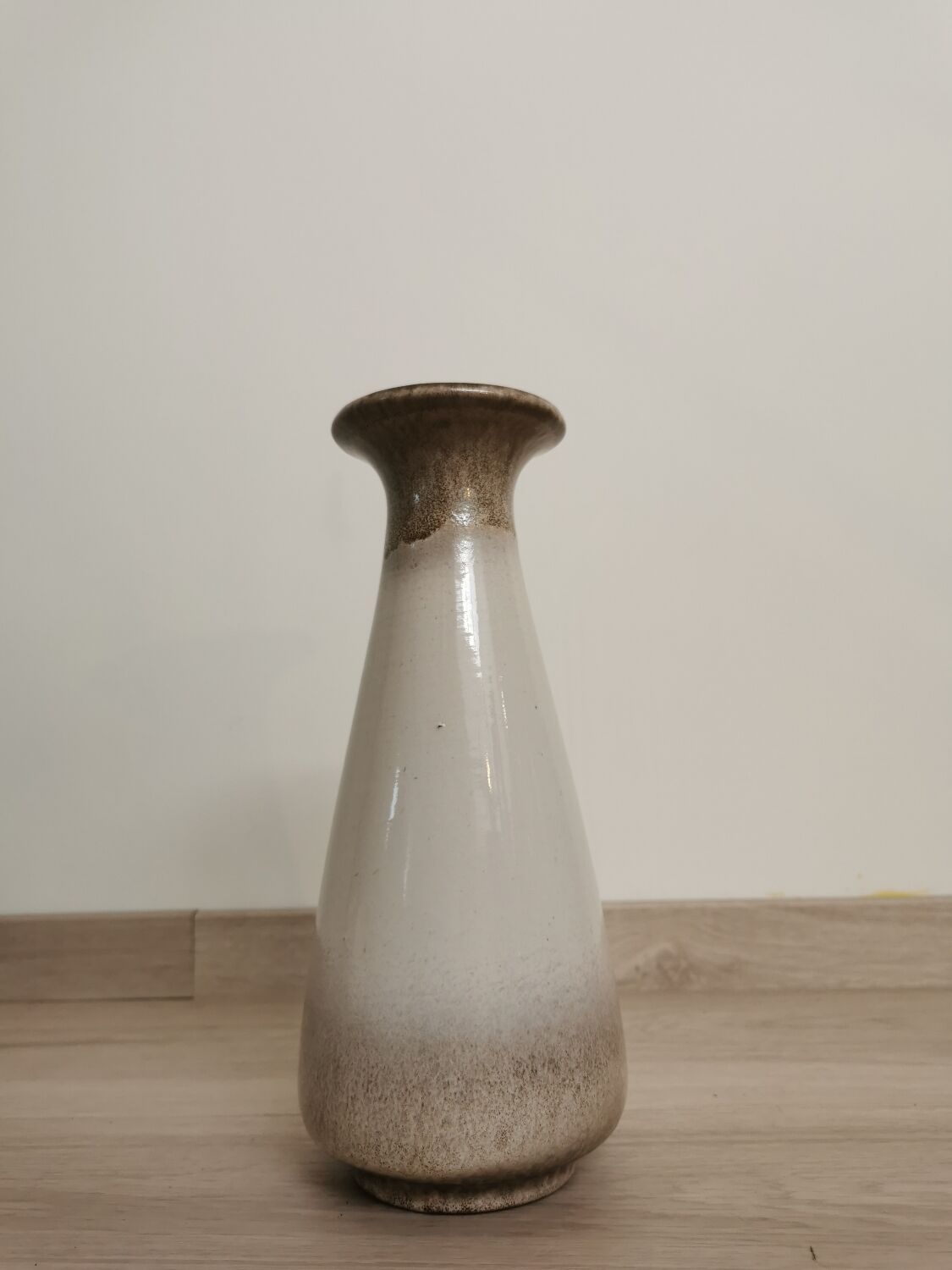 White Scheurich ceramic vase