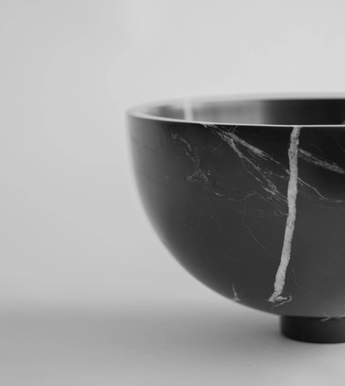 Black marble fruit bowl