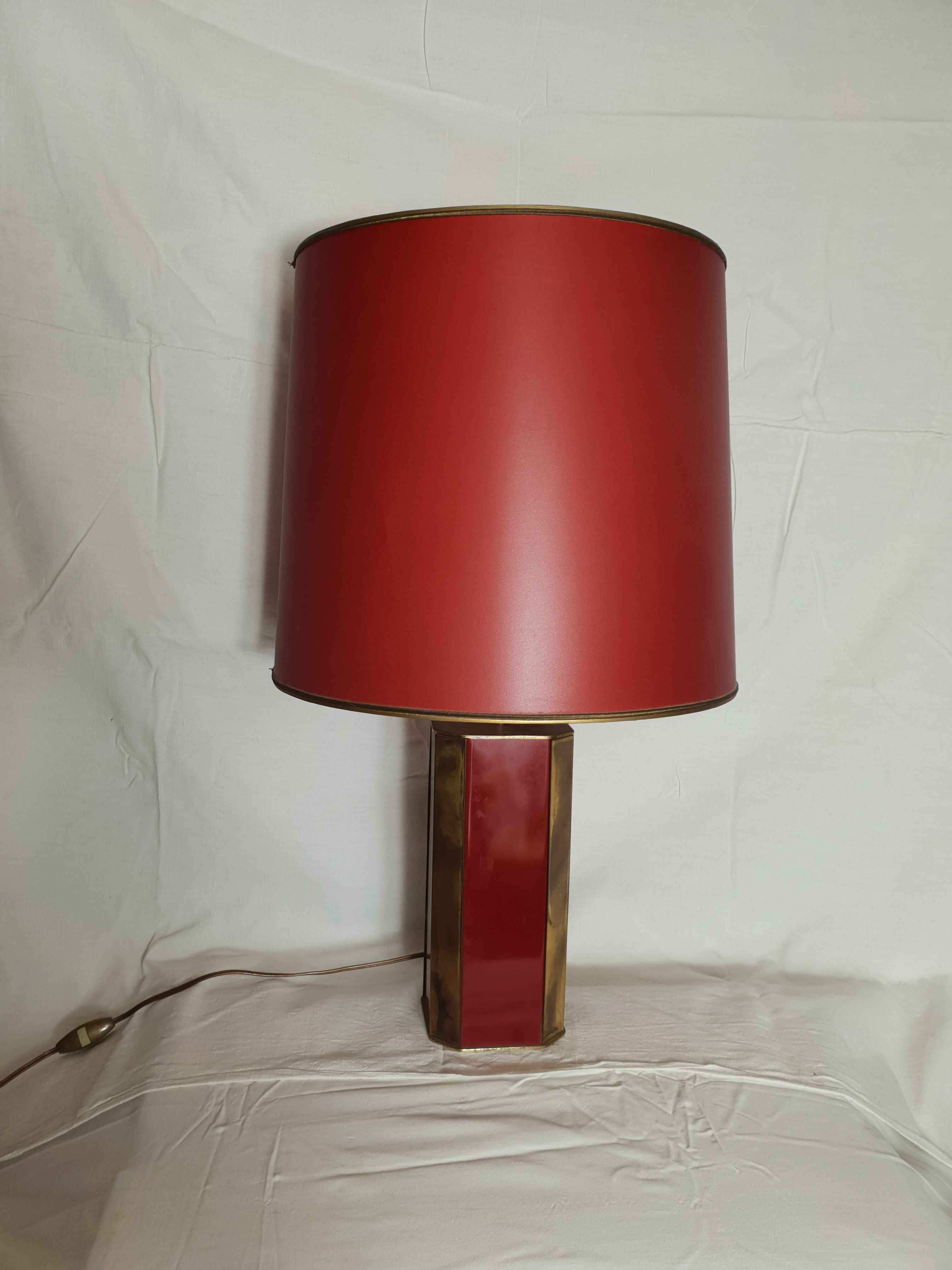 Drimmer red and gold lamp