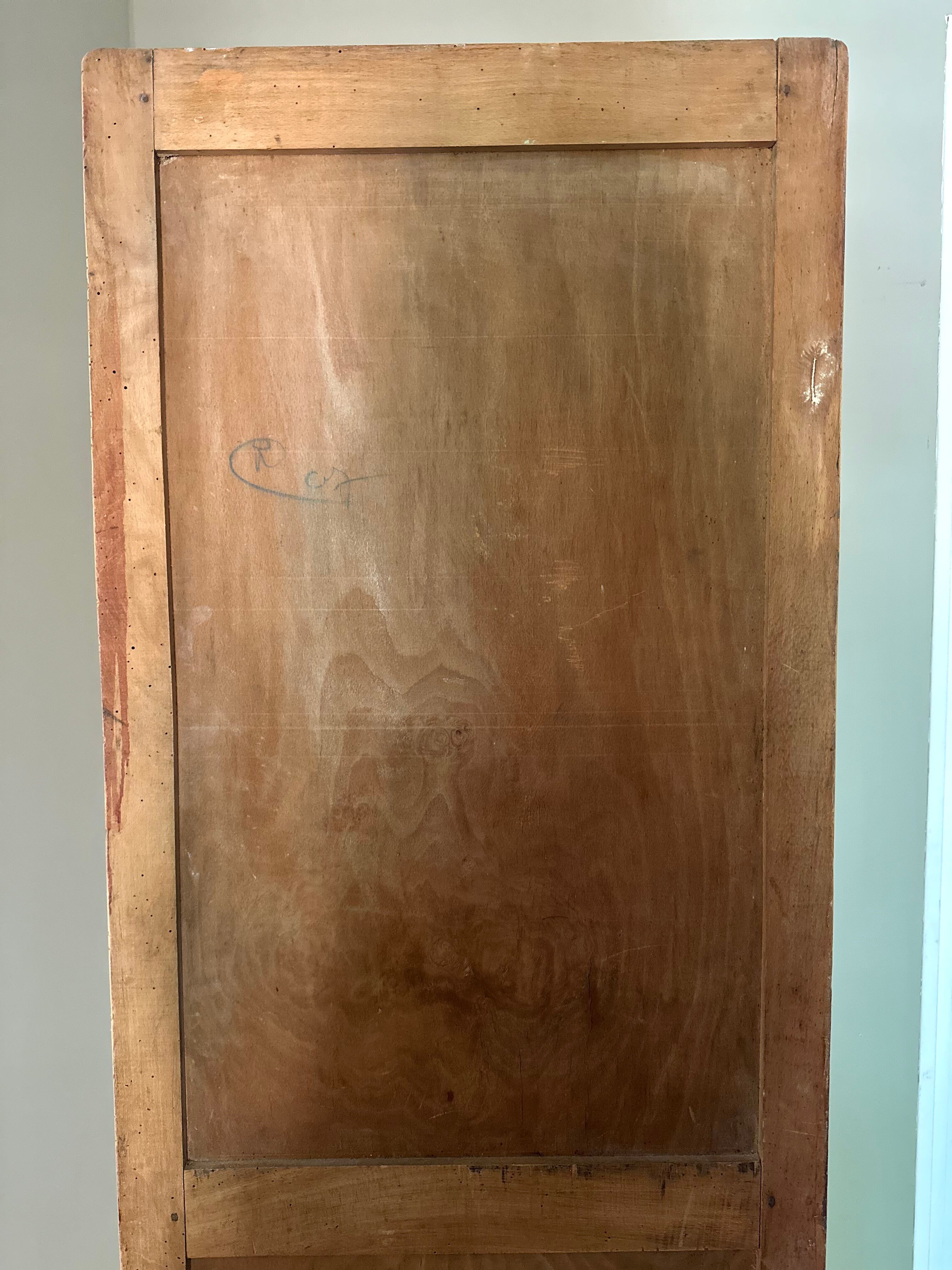 Parisian wardrobe bonnetière