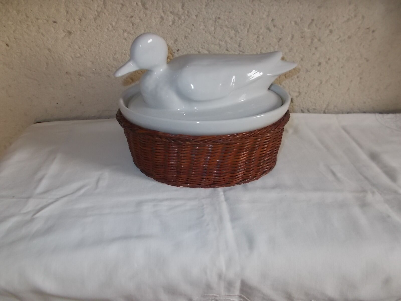 Terrine en faïence forme canard