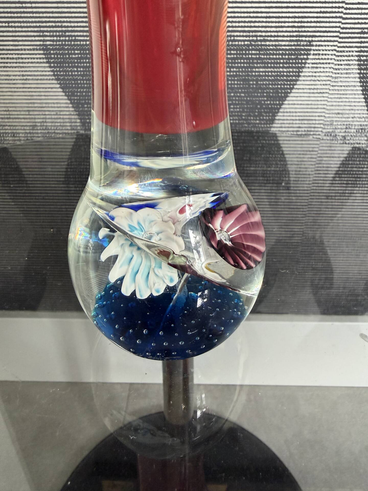 Vintage Murano tulip vase with sulphur base (1960)