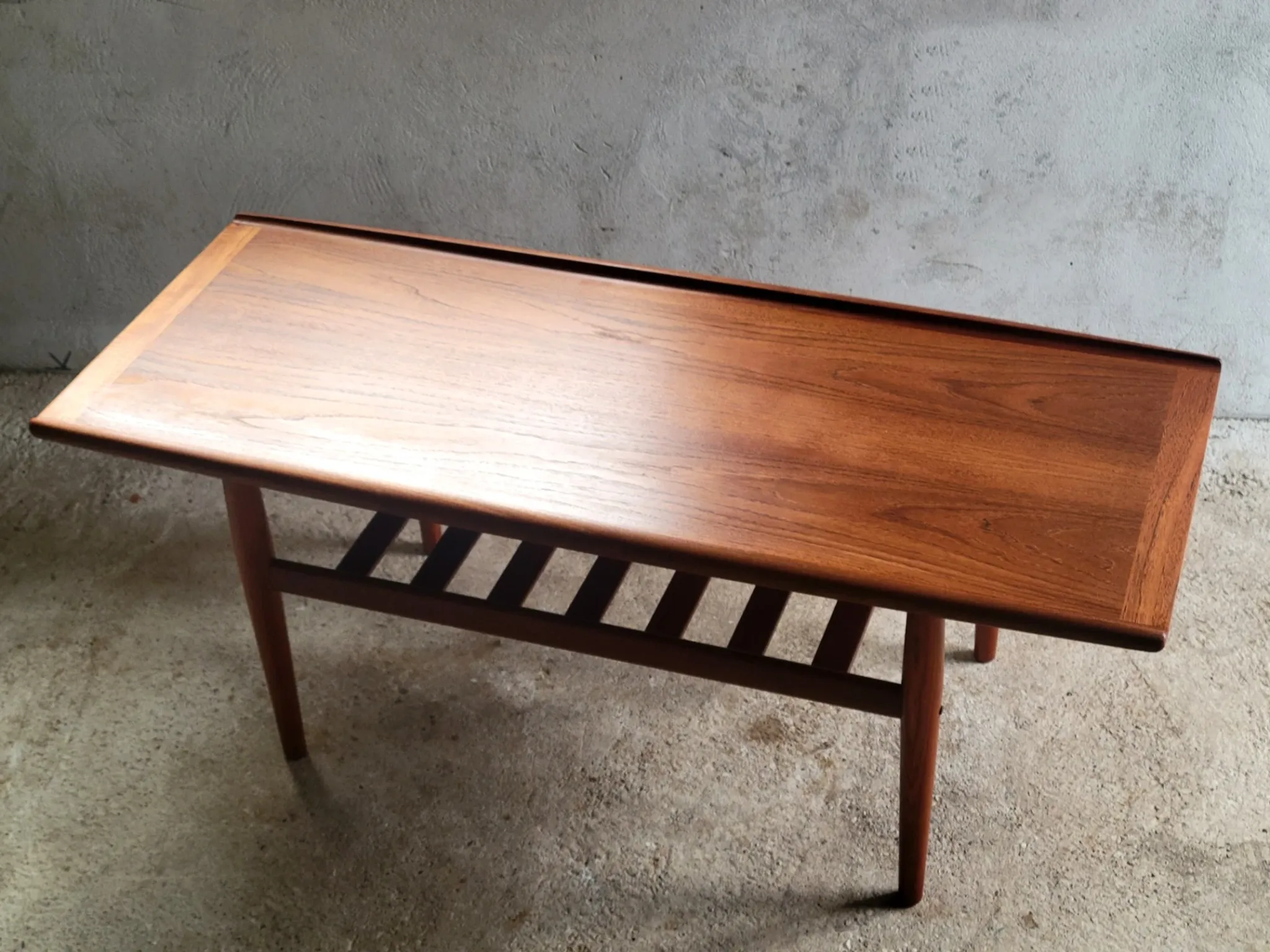 Grete Jalk GJ106 coffee table for Glostrup Møbelfabrik, Denmark, 1960s