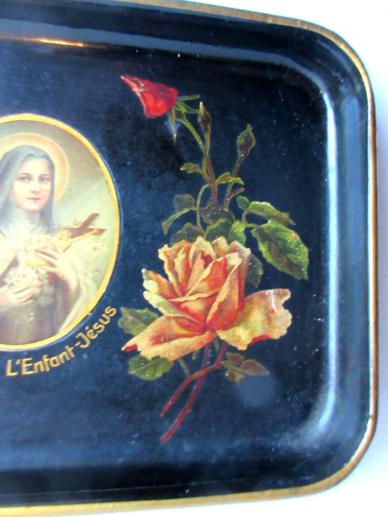 Small Napoleon III tray in painted black chewed cardboard, Sainte Thérèse de Lisieux