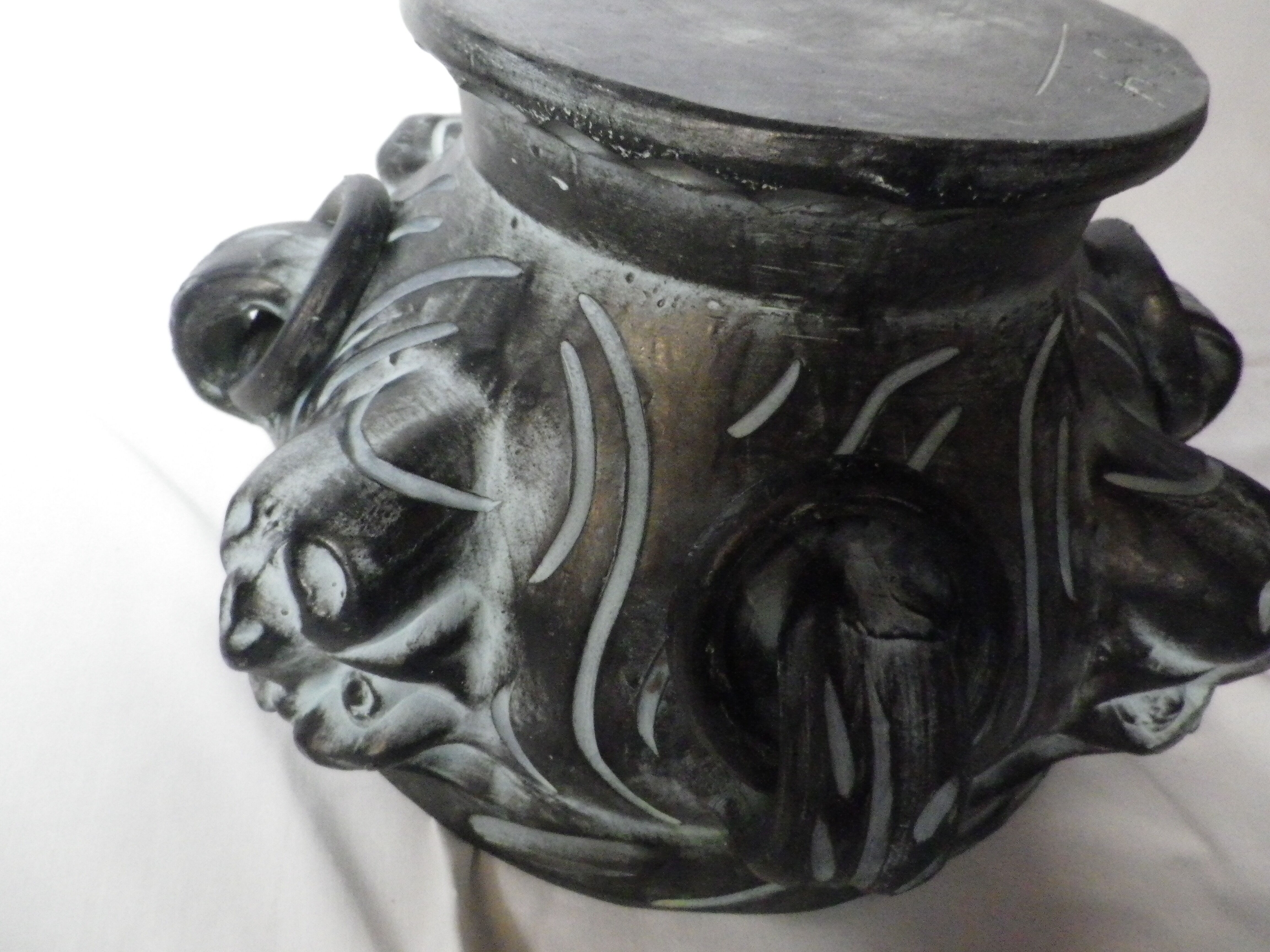 Iberia ceramic pot cover