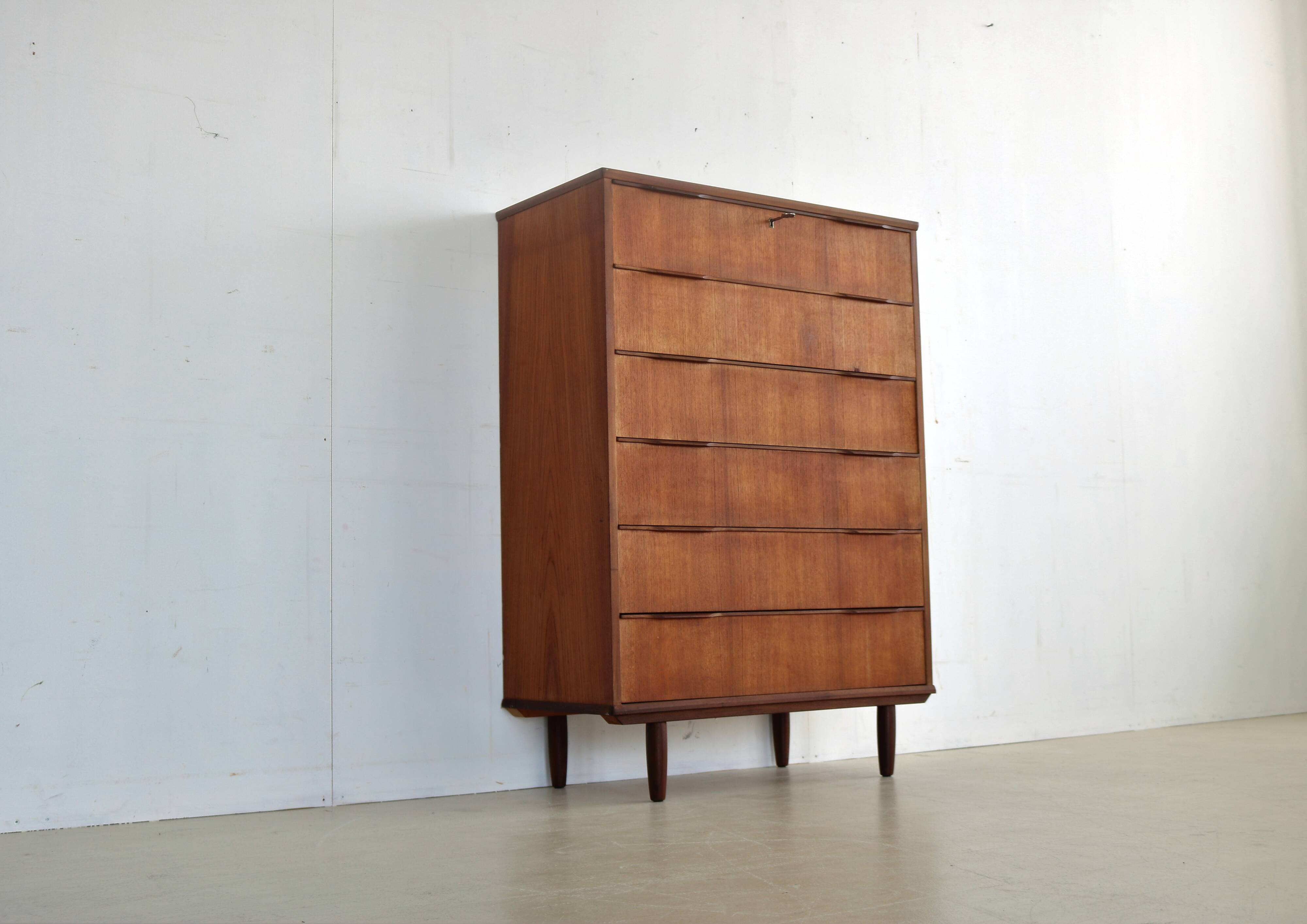 Commode vintage