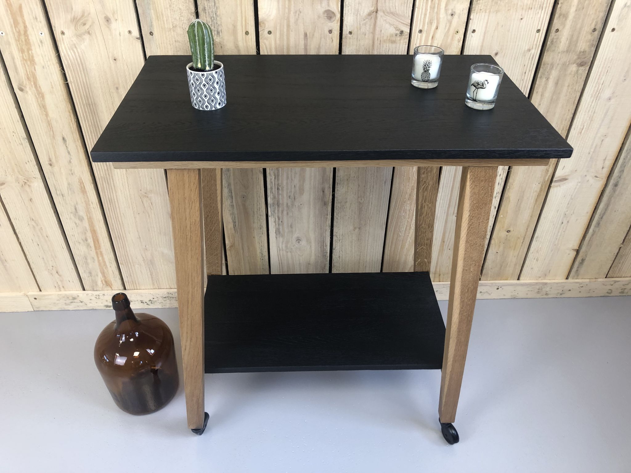 Service with oak wheels