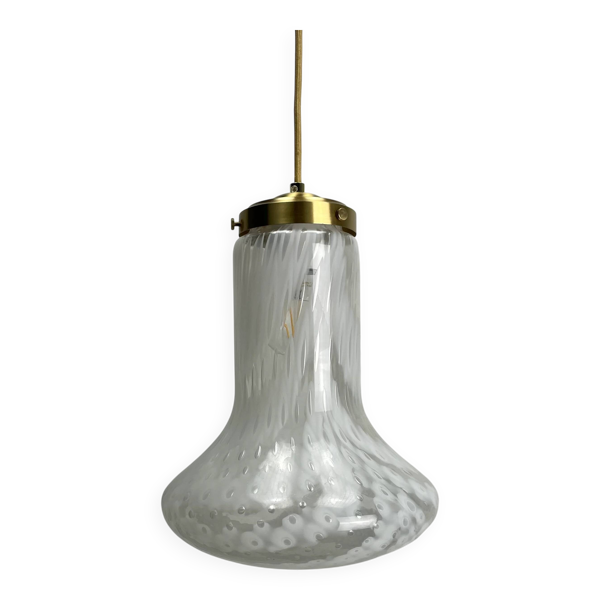 Suspension en verre blanc nuageux et transparent italien 1960