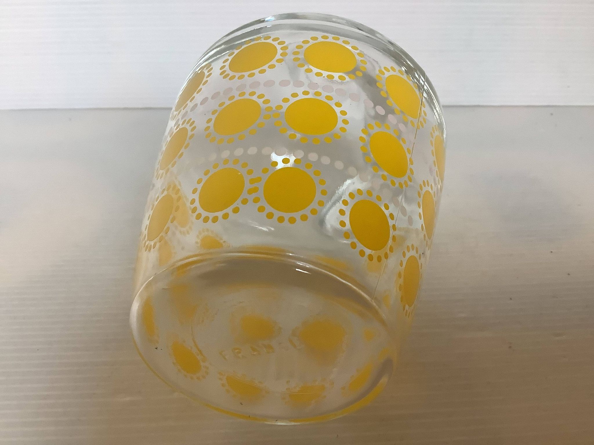 Service à liqueur motifs à pois multicolores