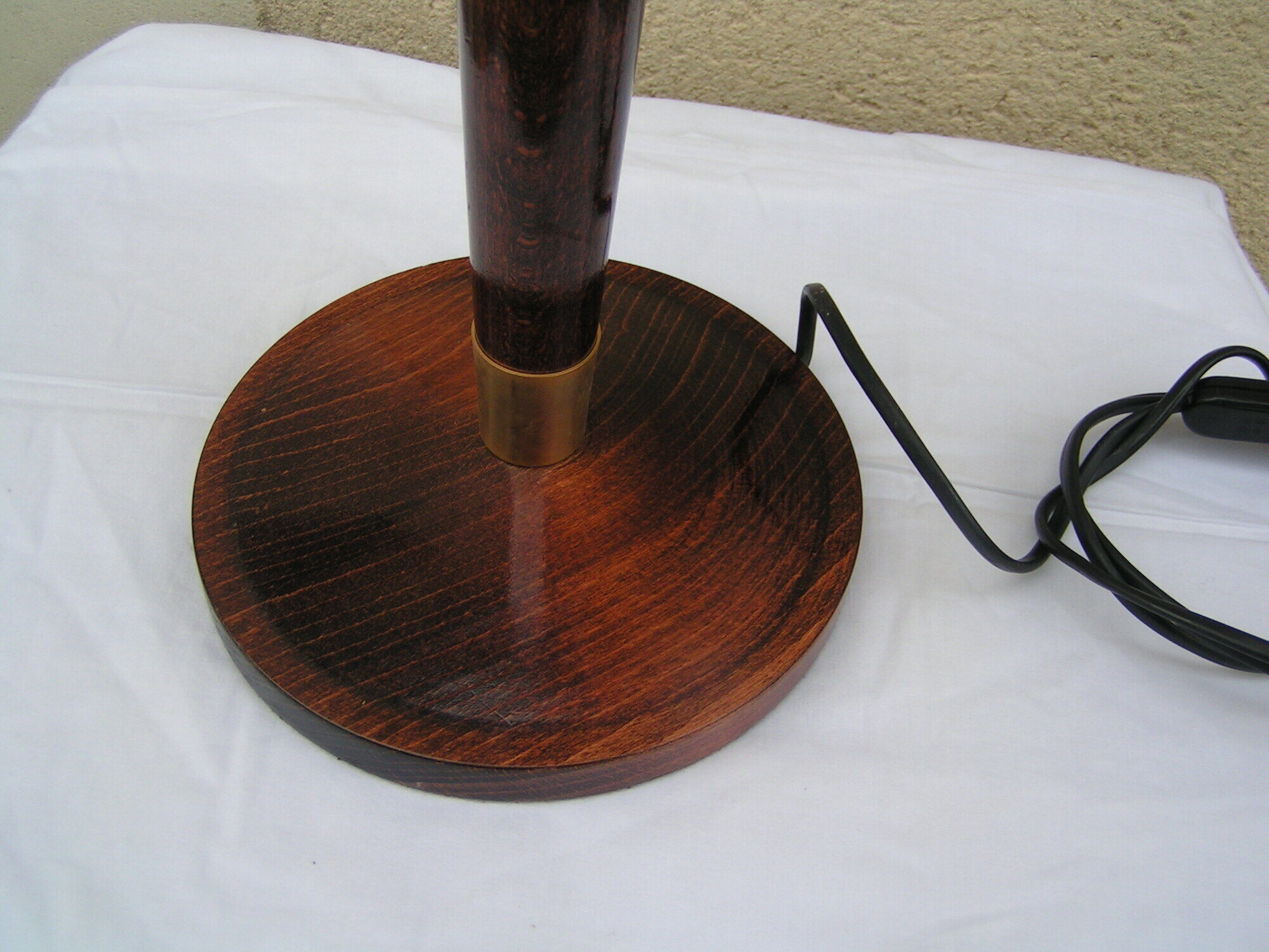 Old lum lamp foot mahogany and gold metal 1970