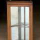 Adorable vitrine d'angle en acajou du XXIXeme siècle
