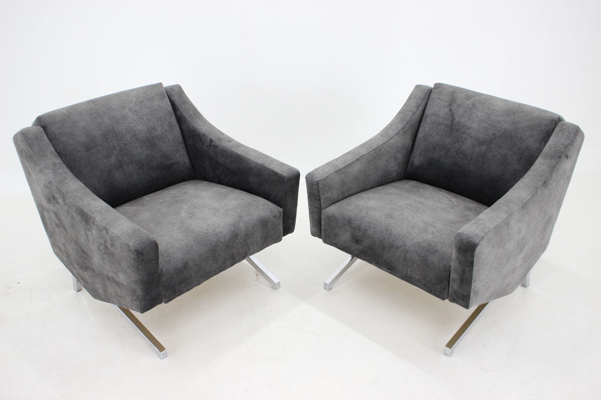 1970s pair of italian design armchairs