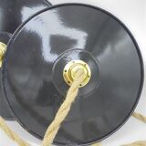 Pair of enamelled sheet metal suspensions