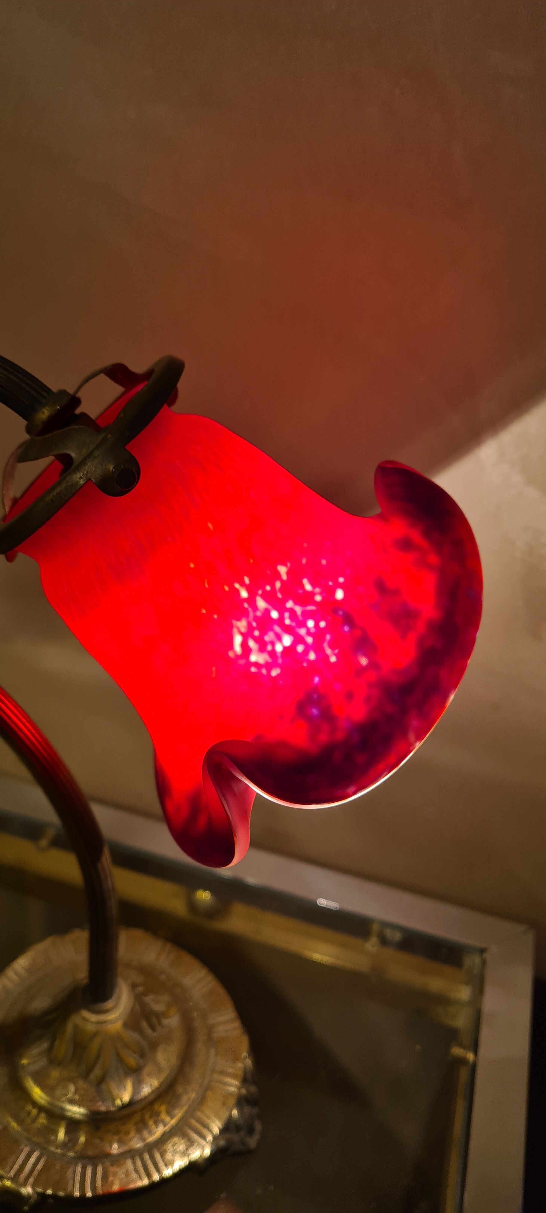 Artdeco brass lamp with pretty antique tulip 25x20