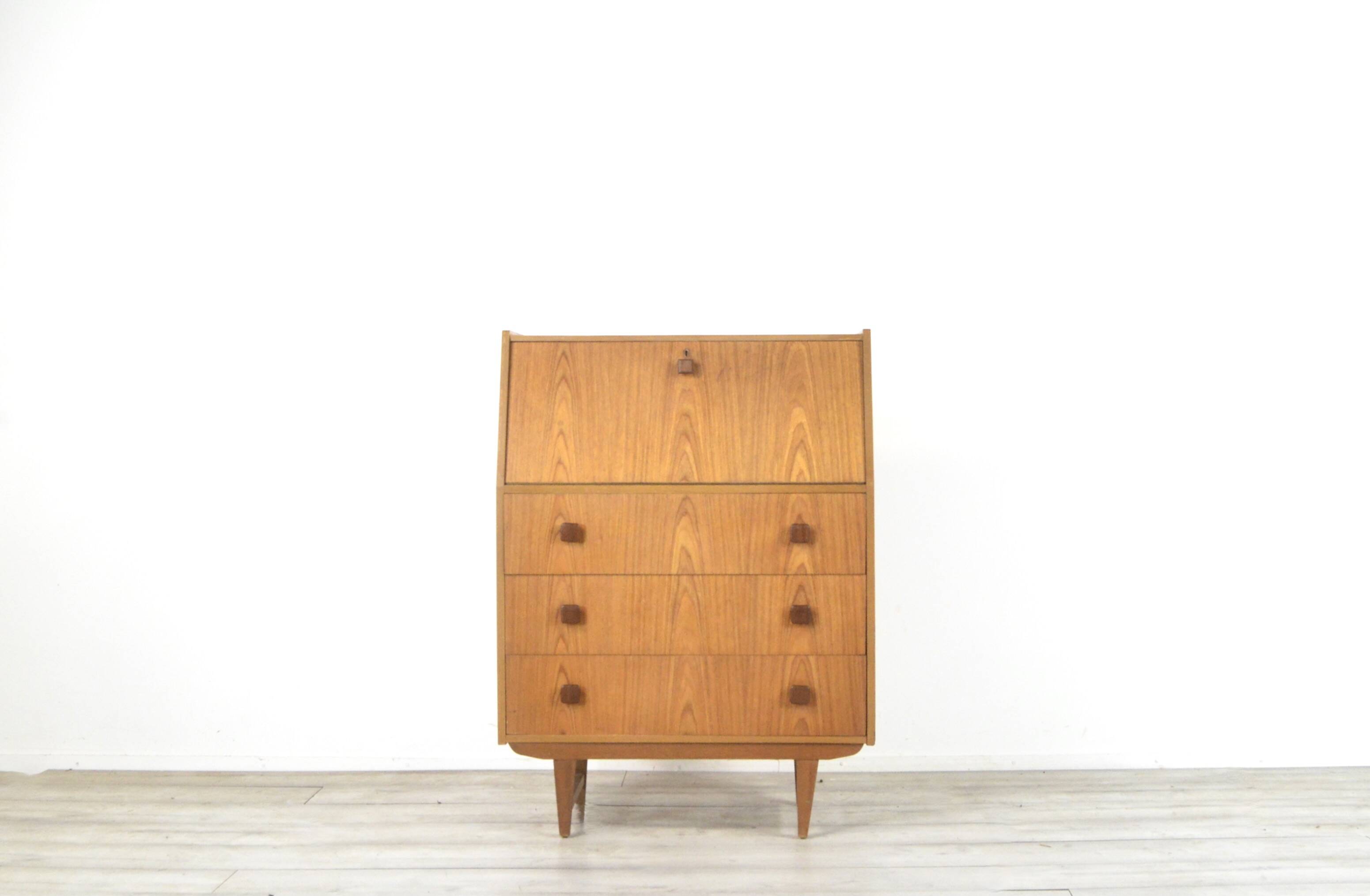Bureau / Bureau / Armoire du milieu du siècle en teck. Style vintage / moderne / danois