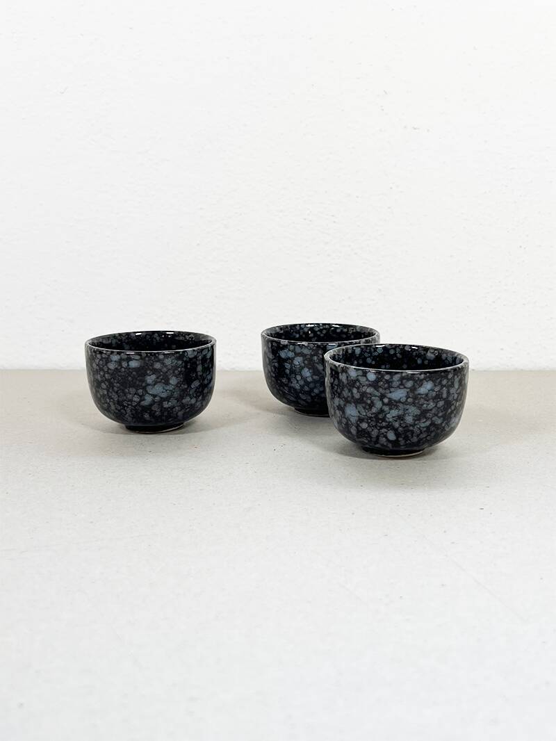 Black and gray ceramic mugs