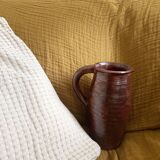 Terracotta vase bordeaux