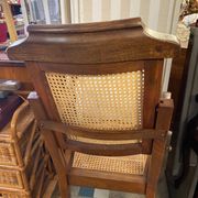Fauteuil de barbier style Louis Philippe en hêtre assise et dossier en cannage