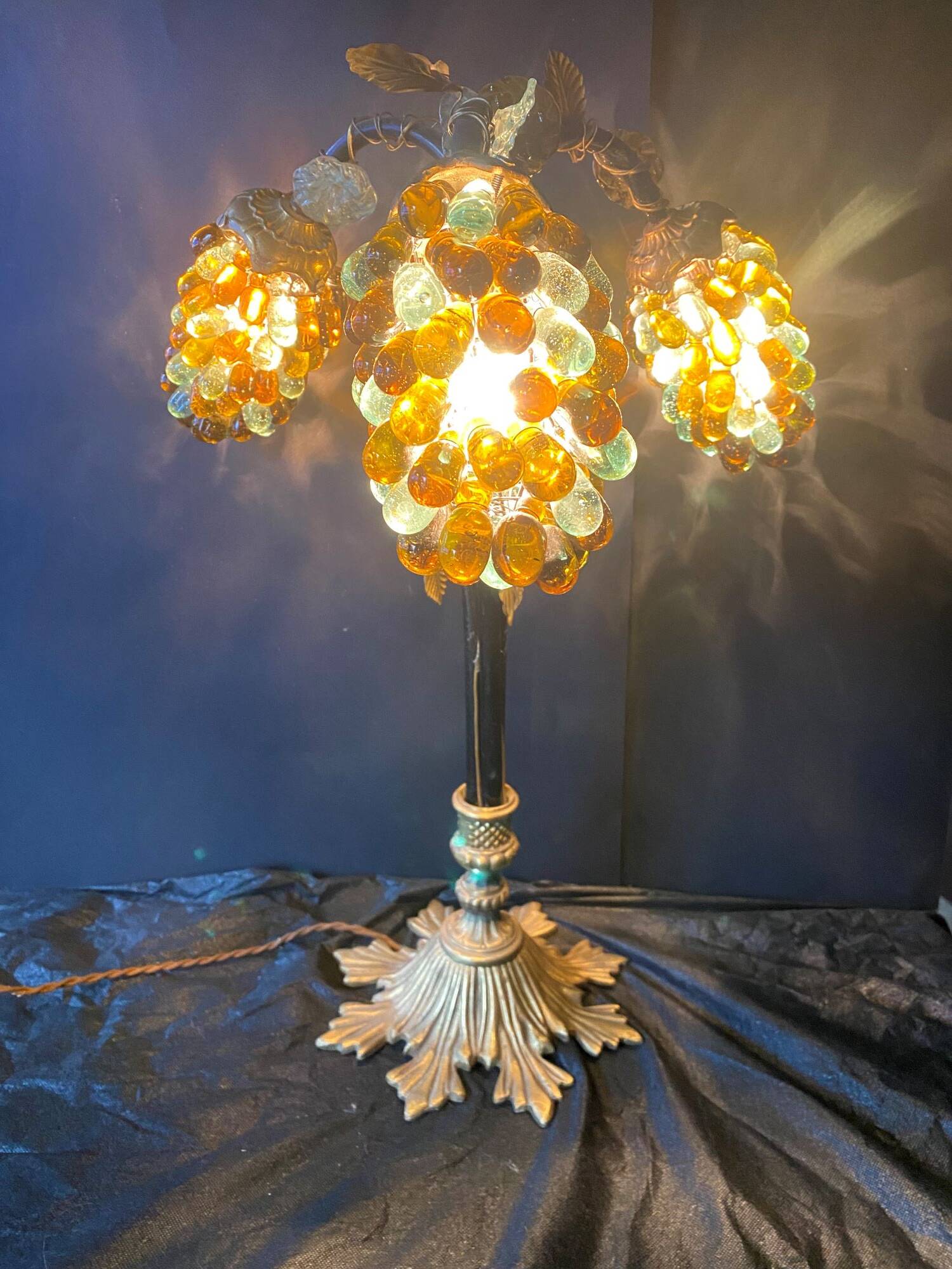 Large grape cluster lamp, Murano glass, 1950.